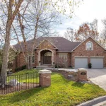 3-bedroom detached home for sale in Halton — 1285 Beaufort Drive (Photo 3)