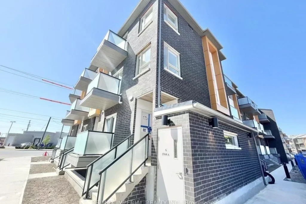 1-bedroom condo townhouse for rent in Toronto — 128 - 1081 Danforth Road (Photo 1)
