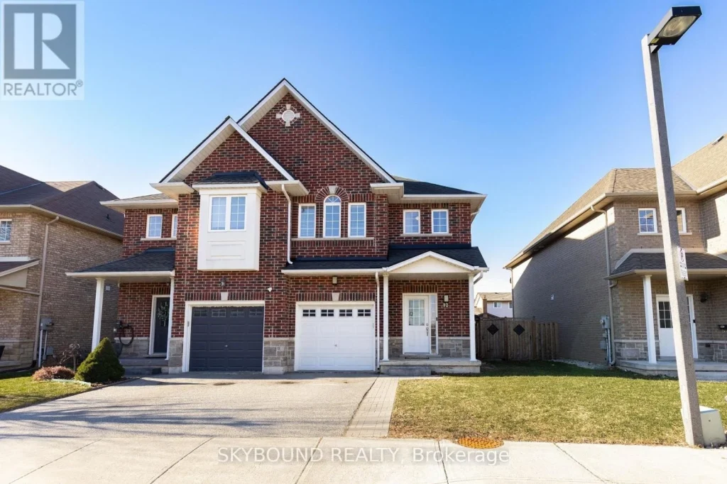 3-bedroom home for sale in Stoney Creek — 12 - 257 Carla Avenue (Photo 1)