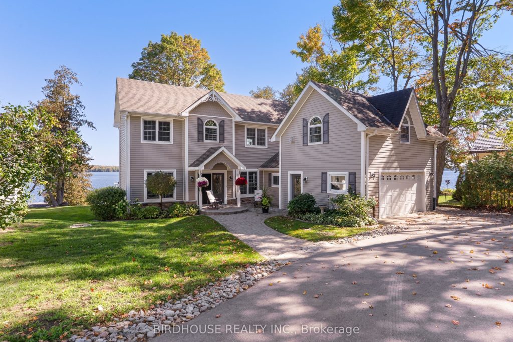 3-bedroom detached home for sale in Kawartha Lakes — 12 Northview Street (Photo 1)