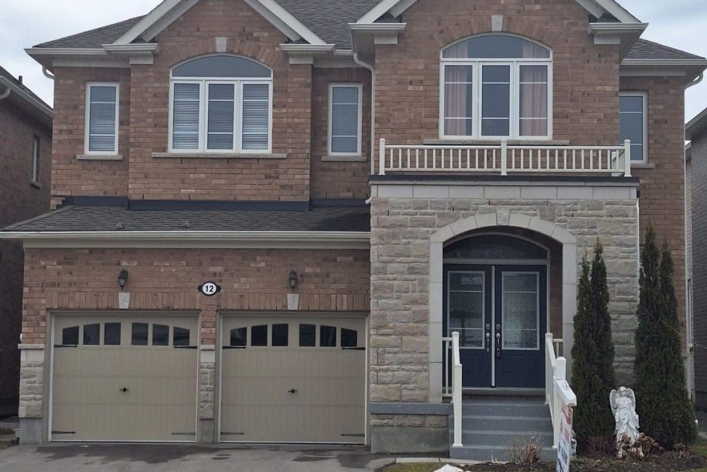 4-bedroom detached home for sale in Brant — 12 Oldham Avenue (Photo 1)