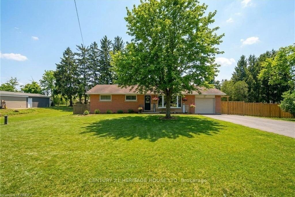 3-bedroom detached home for sale in Brant — 12 Stewart Drive (Photo 1)