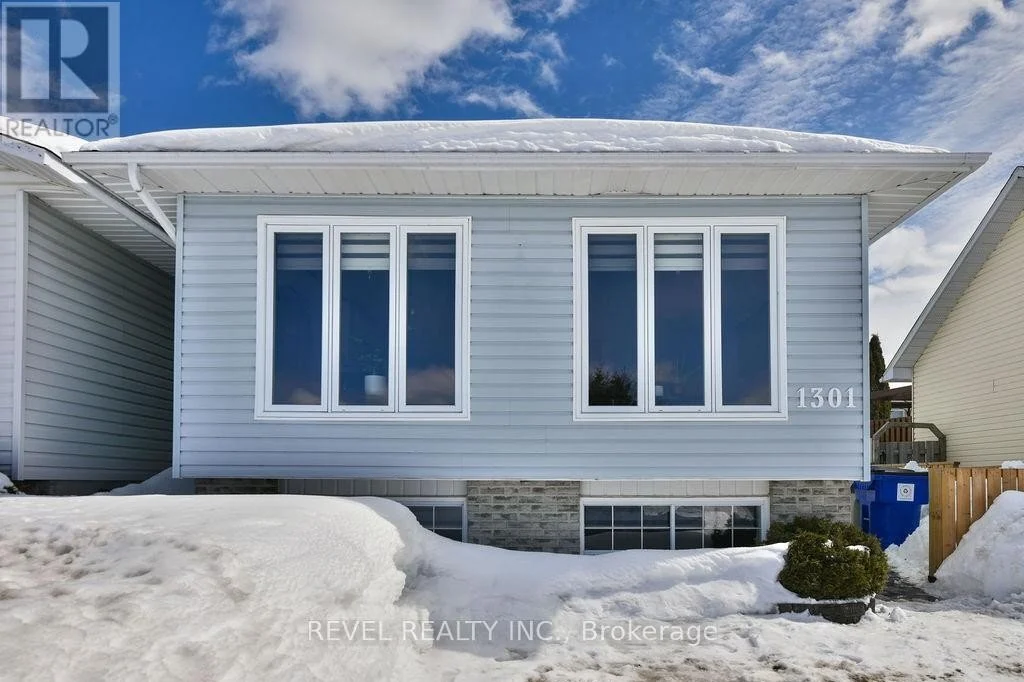 4-bedroom home for sale in Timmins — 1301 Lozanne Crescent (Photo 1)