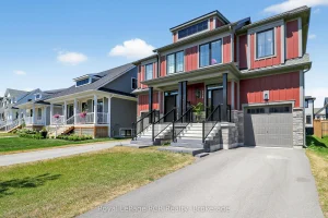 3-bedroom home for sale in Collingwood — 130 Courtland Street