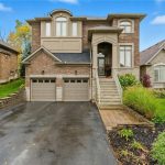 4-bedroom home for sale in Beamsville — 130 Dorchester Drive (Photo 3)