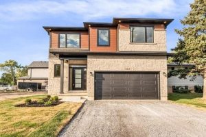 4-bedroom home for sale in Hamilton — 1313 Baseline Road
