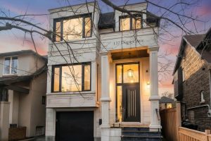 4-bedroom detached home for sale in Toronto — 132 Duplex Avenue