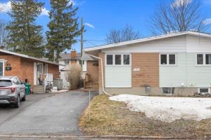 3-bedroom semi-detached home for sale in Ottawa — 1332 Henry Farm Drive
