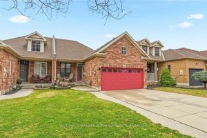 2-bedroom att/row/townhouse for sale in Hamilton — 133 Thoroughbred Boulevard