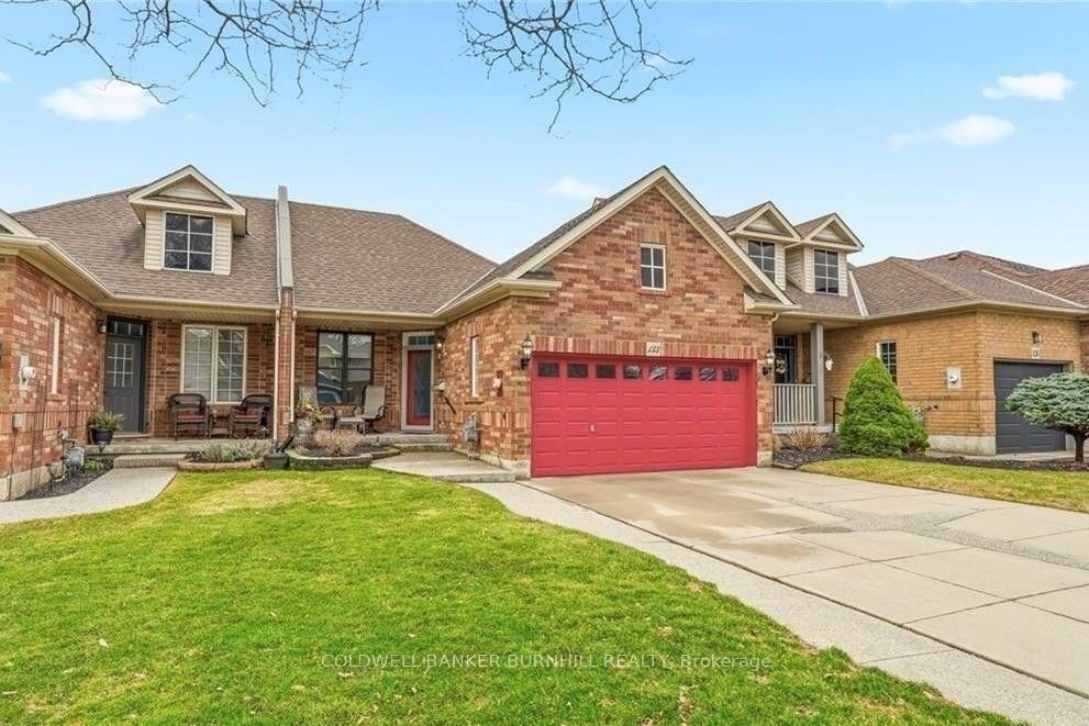 2-bedroom att/row/townhouse for sale in Hamilton — 133 Thoroughbred Boulevard (Photo 1)