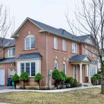 3-bedroom semi-detached home for sale in Brampton — 135 Mill Street N (Photo 3)