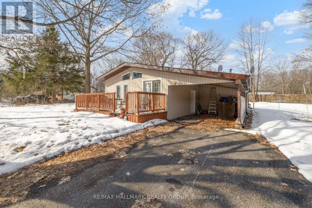 3-bedroom home for sale in Ottawa — 135 Woods Road (Photo 1)