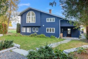 3-bedroom detached home for sale in Grey County — 137 Bayview Avenue
