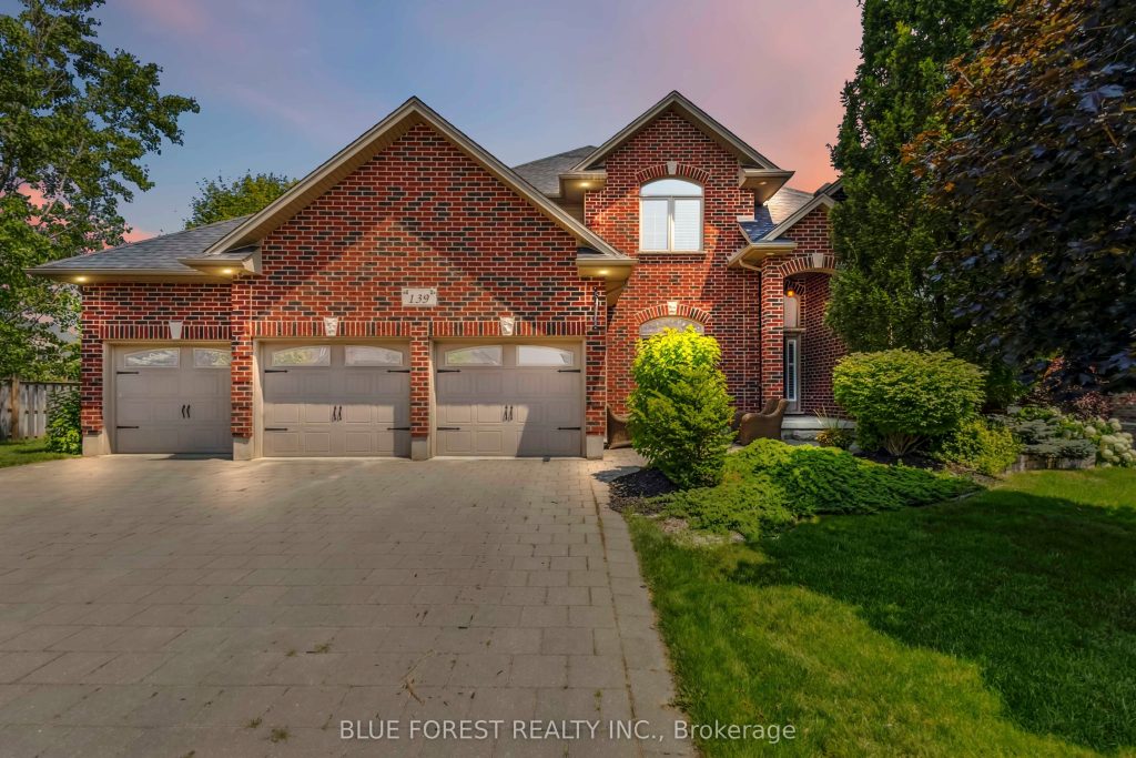 4-bedroom detached home for sale in Middlesex — 139 Prince Street (Photo 1)
