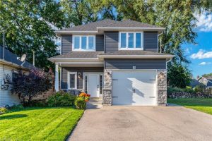 3-bedroom home for sale in Hamilton — 13 Clare Avenue