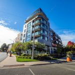 2-bedroom condo apartment for sale in Toronto — 1401 - 33 Frederick Todd Way (Photo 5)