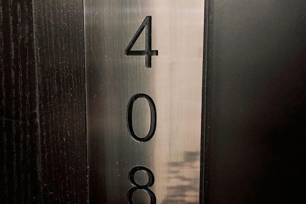 1-bedroom condo apartment for rent in Toronto — 1408 - 101 Erskine Avenue (Photo 1)