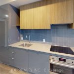 1-bedroom condo apartment for rent in Toronto — 1408 - 101 Erskine Avenue (Photo 3)
