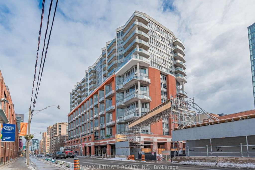 1-bedroom condo apartment for rent in Toronto — 1410 - 255 Richmond Street E (Photo 1)