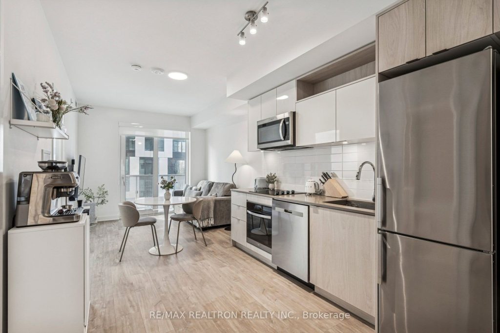1-bedroom condo apartment for sale in Toronto — 1412 - 100 Dalhousie Street (Photo 1)