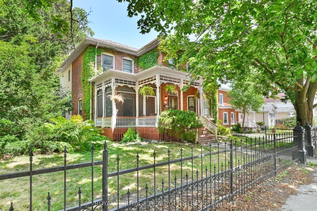4-bedroom detached home for sale in Hastings — 141 Foster Avenue (Photo 1)