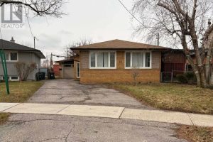 4-bedroom home for rent in Toronto — 14 Cora Crescent