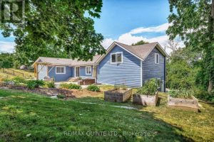 3-bedroom detached home for sale in Hastings — 14 Eastern Avenue