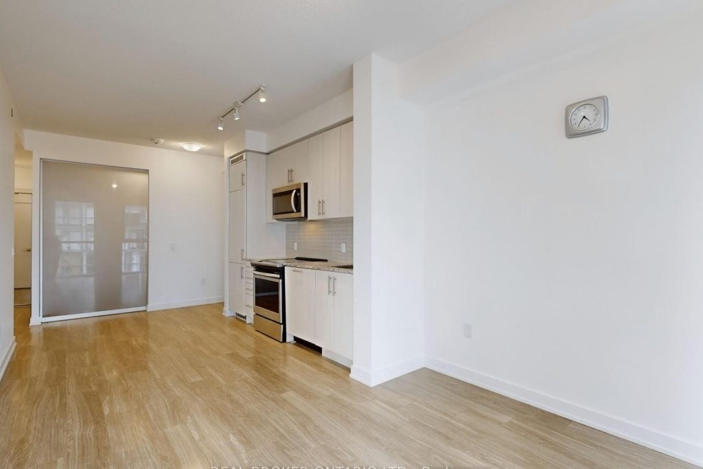 2-bedroom condo apartment for rent in Mississauga — 1506 - 4085 Parkside Village Drive (Photo 1)