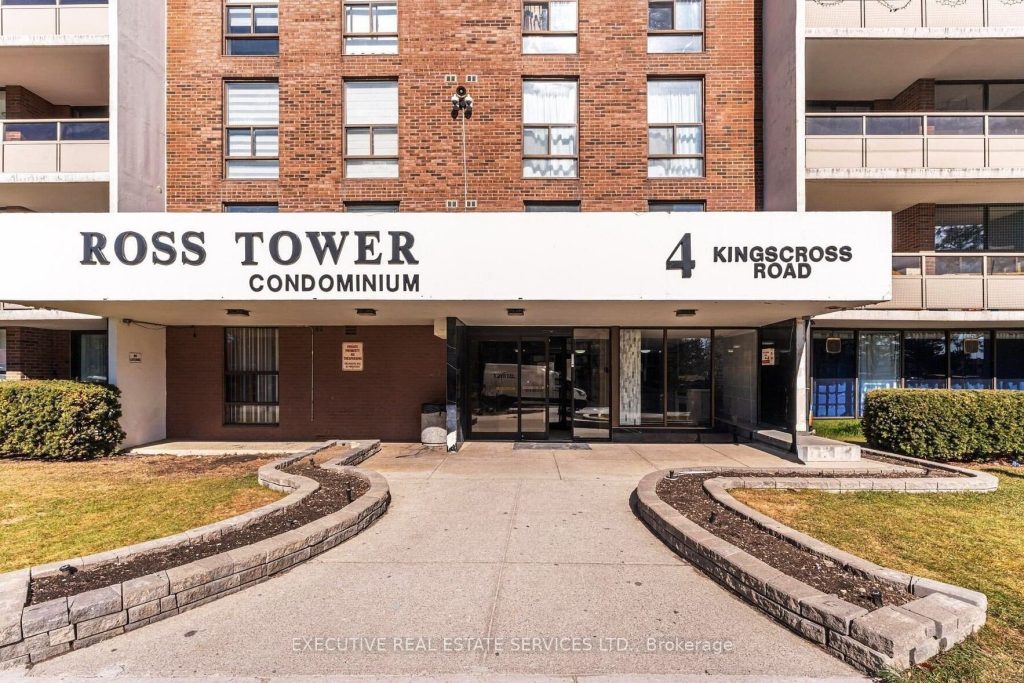 3-bedroom condo apartment for sale in Peel — 1512 - 4 Kings Cross Road (Photo 1)