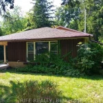 3-bedroom detached home for sale in Middlesex — 1517 Gloucester Road (Photo 4)