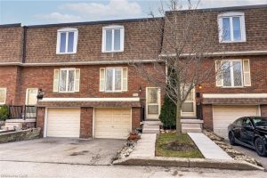 3-bedroom home for sale in Burlington — 1528 Westminster Place