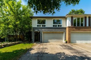 4-bedroom semi-detached home for sale in Burlington — 1555 Newlands Crescent