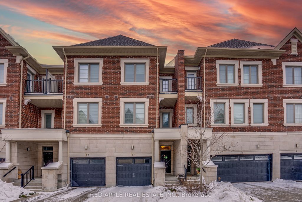 3-bedroom att/row/townhouse for rent in Richmond Hill — 15 Dunton Lane (Photo 1)