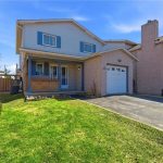 5-bedroom home for sale in Hamilton — 15 Finch Place (Photo 2)