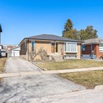 3-bedroom detached home for sale in Halton — 15 Smith Drive (Photo 3)