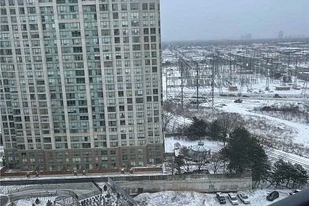 1-bedroom condo apartment for rent in Toronto — 1605 - 20 Thomas Riley Road (Photo 1)