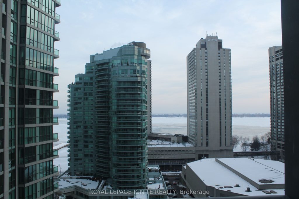 2-bedroom condo apartment for rent in Toronto — 1608 - 18 Harbour Street (Photo 1)