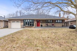 3-bedroom detached home for sale in Durham — 160 Eastdale Street