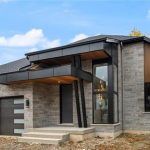 2-bedroom single family residence home for sale in Brantford — 163 Parkside Drive (Photo 1)