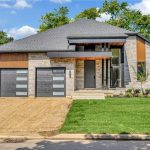 2-bedroom single family residence home for sale in Brantford — 163 Parkside Drive (Photo 3)