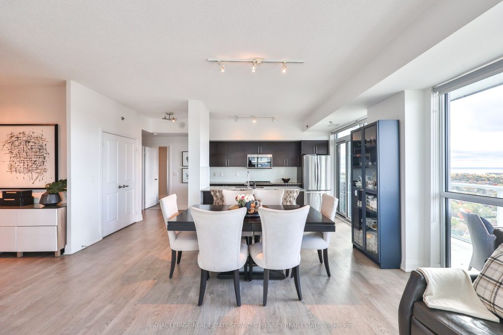 2-bedroom condo apartment for sale in Halton — 1709 - 55 Speers Road (Photo 1)