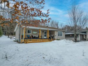 3-bedroom detached home for sale in Parry Sound — 174 Golf Course Road