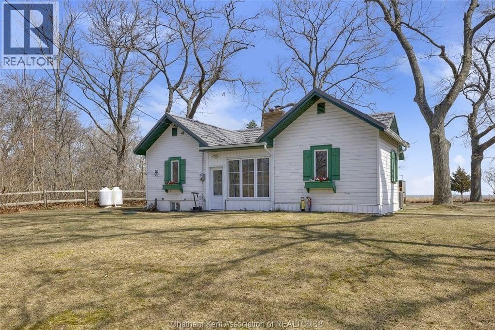 4-bedroom home for sale in Rondeau Park — 17762 Lakeshore Road (Photo 1)