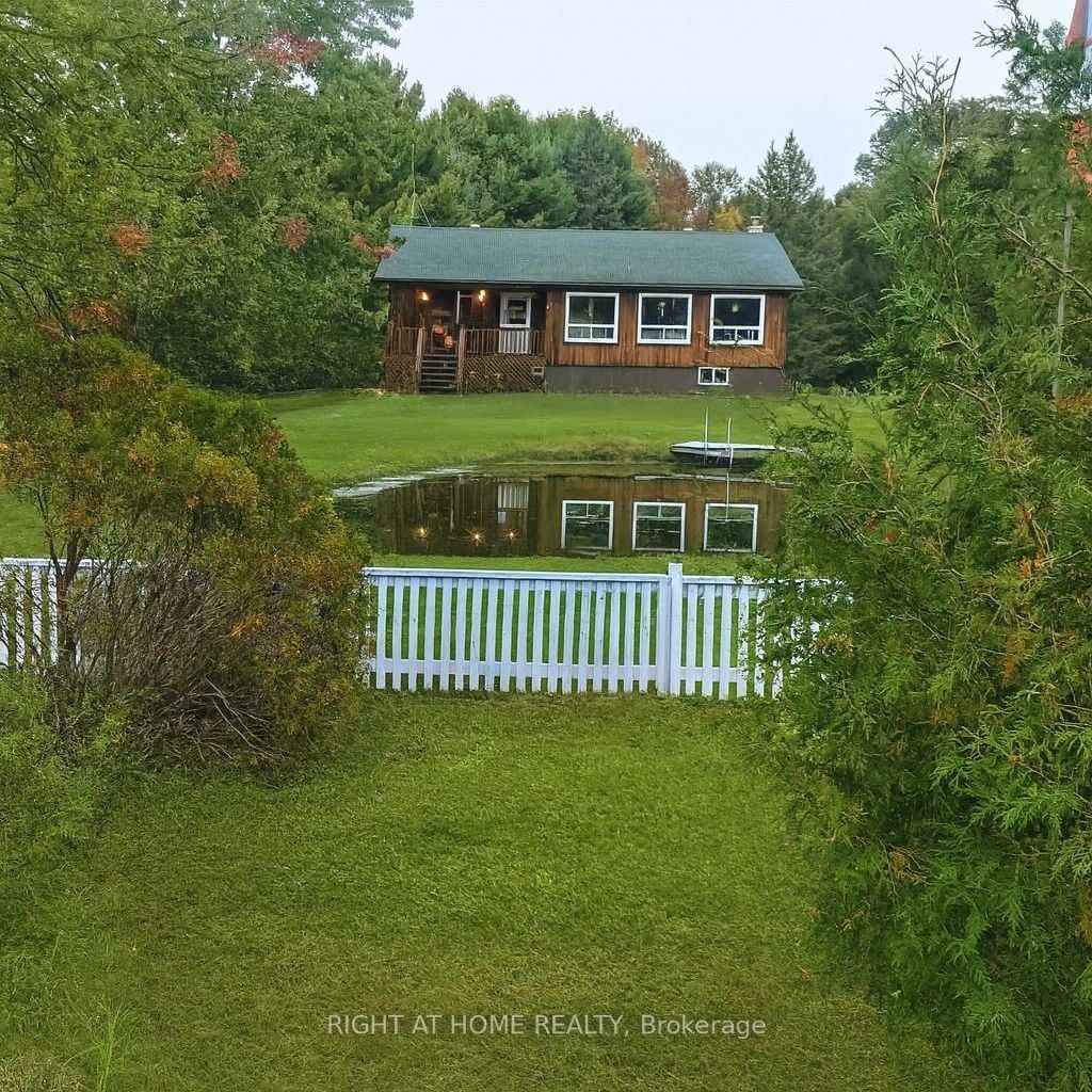 3-bedroom detached home for sale in Simcoe — 177 Medonte 2 Side Road (Photo 1)