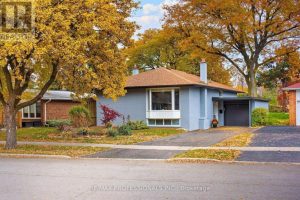3-bedroom detached home for sale in Toronto — 17 Beaver Bend Crescent