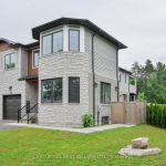 4-bedroom att/row/townhouse for sale in Muskoka — 17 Leeds Court (Photo 5)
