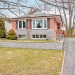 3-bedroom detached home for sale in Toronto — 17 Madrid Street (Photo 4)
