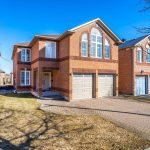 4-bedroom detached home for sale in York — 17 Monaco Crescent (Photo 3)