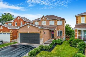 4-bedroom detached home for sale in Dufferin — 184 Howard Crescent