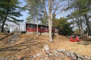 3-bedroom detached home for sale in Peterborough — 1855 South Bayshore Road E